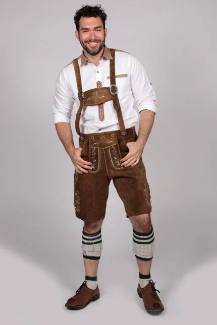 Short Plattler Lederhosen Staggering Brown 1.webp